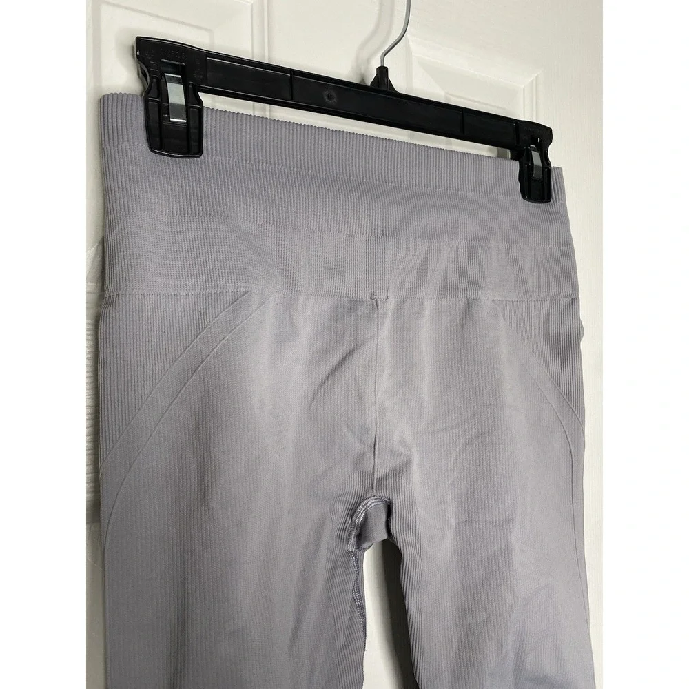 Lululemon Taryn Toomey Awakening‎ Crop Leggings Grey 6 Read